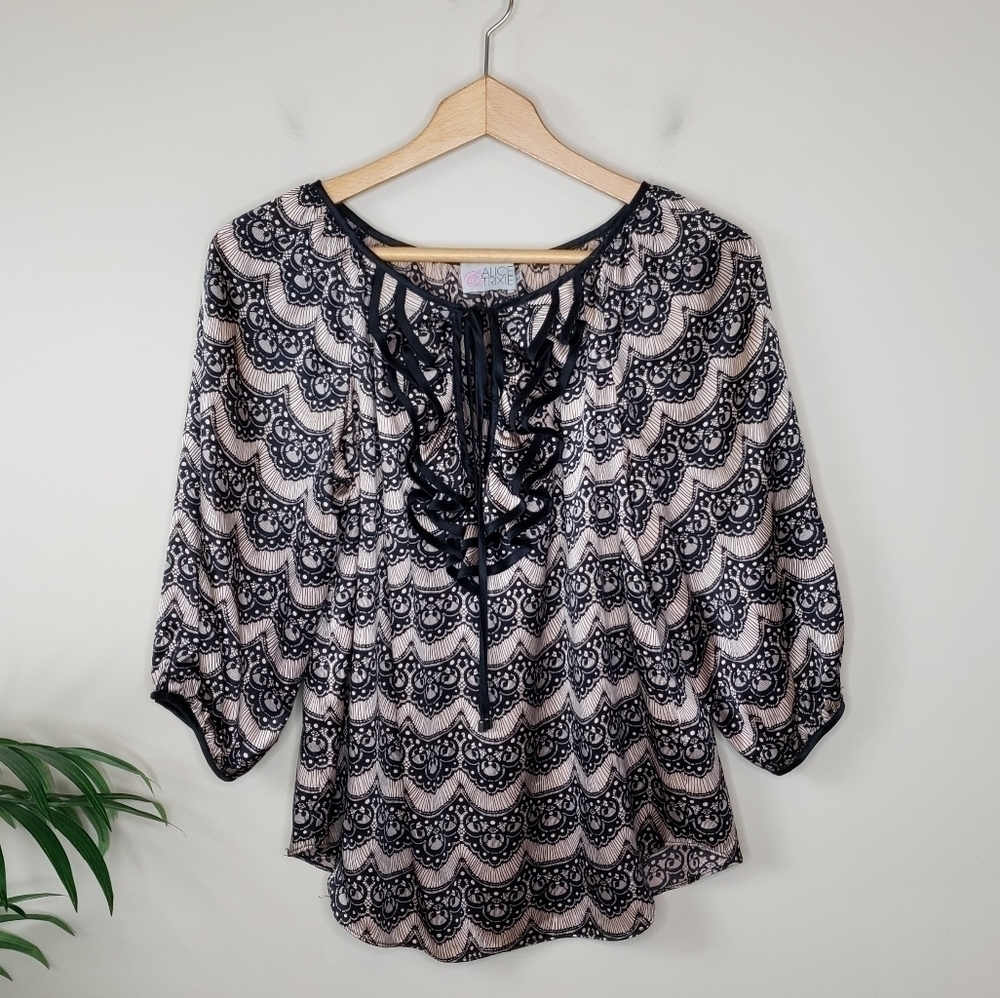 Alice & Trixie Silk Cream & Black Lace Print 3/4 Sleeve Blouse Size XS Romantic